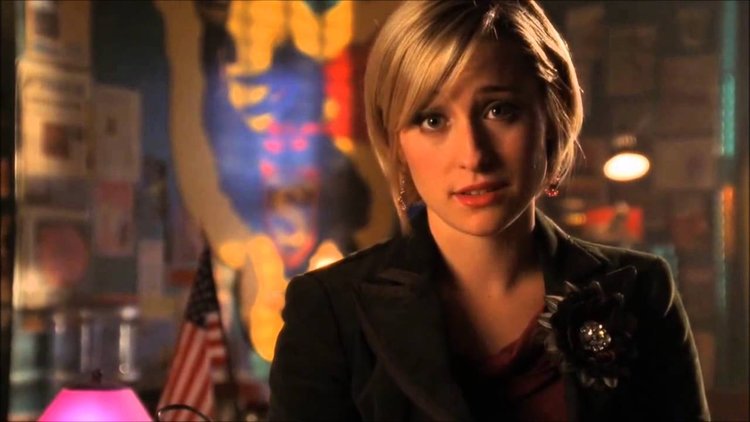 Smallville S Allison Mack Arrested In Connection With Sex Cult Den Of