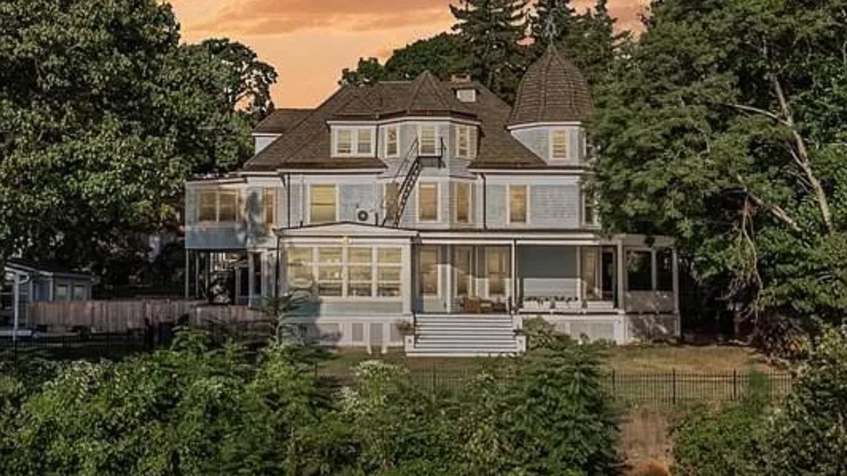 the conjuring house for sale redfin