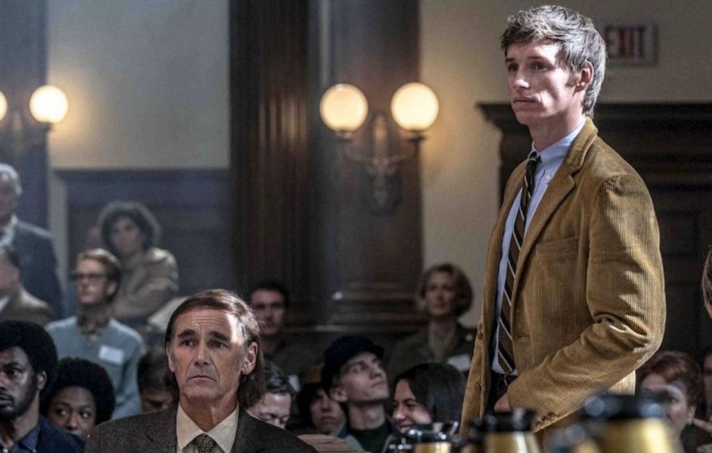 Eddie Redmayne and Mark Rylance in The Trial of the Chicago 7