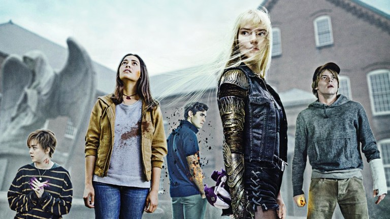  The New Mutants : Maisie Williams, Anya Taylor-Joy, Charlie  Heaton, Alice Braga, Josh Boone: Movies & TV