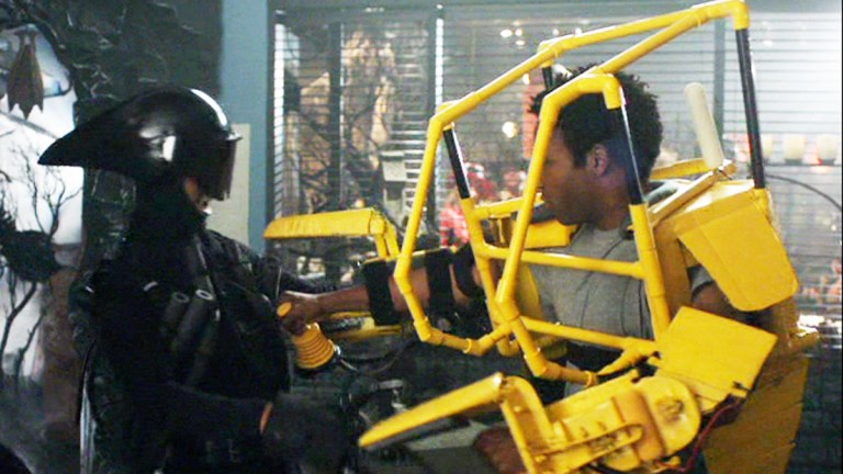 Troy and Abed as Alien and Ripley in Community