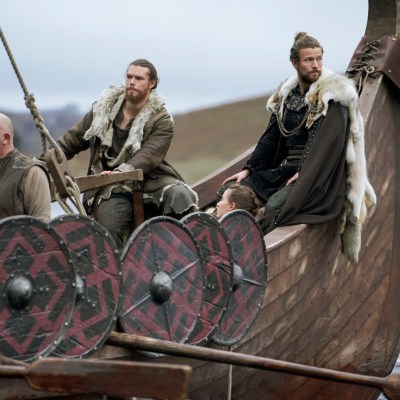 Bradley freegard won my heart as king Canute (vikings valhalla) :  r/AltLadyboners