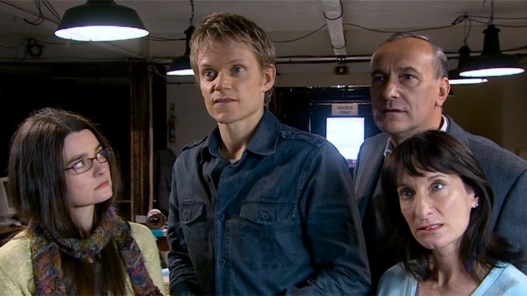 Marc Warren, Shirley Henderson, Simon Greenall , and Moya Brady in Doctor Who, "Love & Monsters"