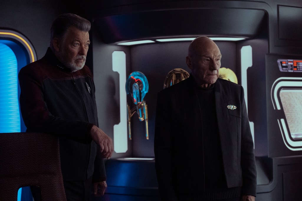 Jonathan Frakes as Riker and Patrick Stewart as Picard of the Paramount+ original series STAR TREK: PICARD. Photo Cr: Trae Paatton/Paramount+ © 2022 CBS Studios Inc. All Rights Reserved.