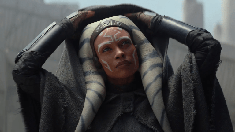 Ahsoka removing her hood