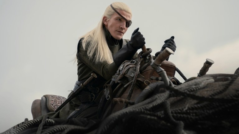 Aemond Targaryen (Ewan Mitchell) on Vhagar.