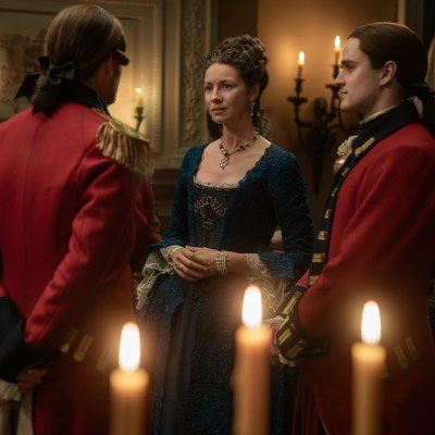 Outlander_711_A Hundredweight of Stones_Left to Right: Ben Lambert (“Captain Richardson”), Caitríona Balfe (“Claire Fraser”), and Charles Vandervaart (“William Ransom”)